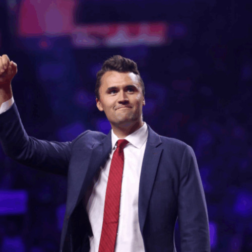 Charlie Kirk, aliat al lui Trump, împușcat la Universitatea Utah Valley
