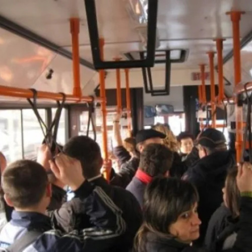 Florești: părinții cer soluții pentru ghiozdane grele