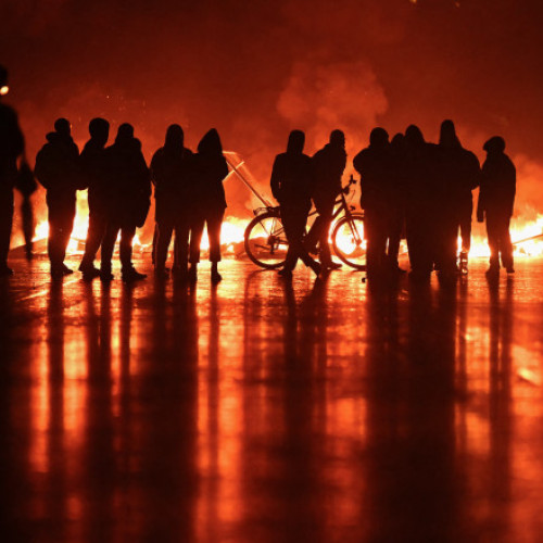 Aproape 180.000 de oameni au protestat în Franța împotriva austerității guvernului Macron