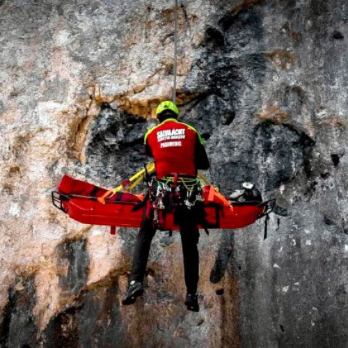 Salvamont anunță patru apeluri, zece persoane salvate și avertismente montane