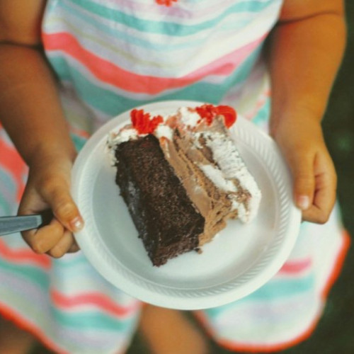 Copiii români în fața unei creșteri a supraponderalității, arată UNICEF