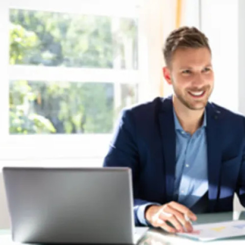 Angajatori deschid 30.000 de locuri, prioritate pentru entry-level și muncitori calificați