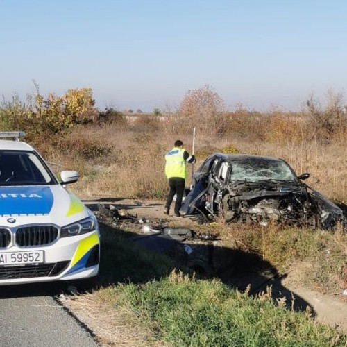 Accident în Vidra: două persoane rănite, trafic blocat Vidra-Focșani