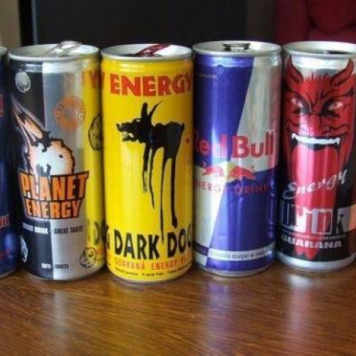 Legea care interzice minorilor consumul de băuturi energizante a fost adoptată de Camera Deputaților