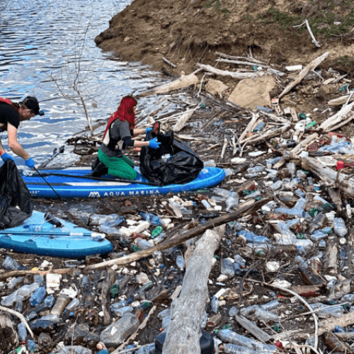 Ziua curățeniei naționale: acțiune de curățare pe lacul Siriu