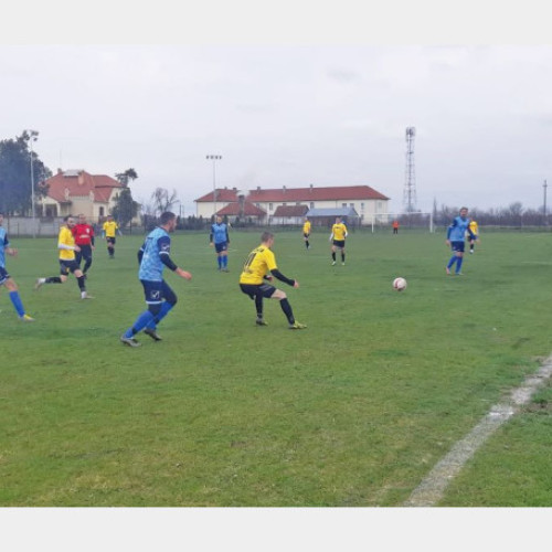 Favoritele domină Cupa României; patru echipe din Liga a V-a avansează