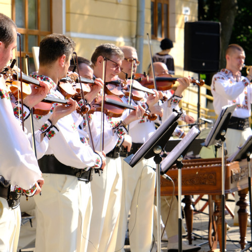 Festival național de folclor Ioan Cobâlă deschide stagiunea 2025–2026 în Botoșani