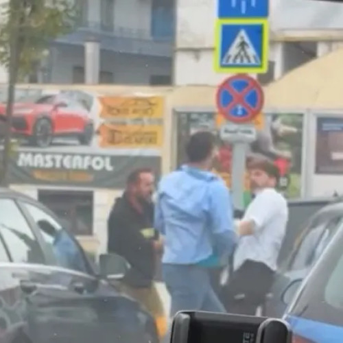 Cluj-Napoca: altă bătaie în trafic surprinsă de martori