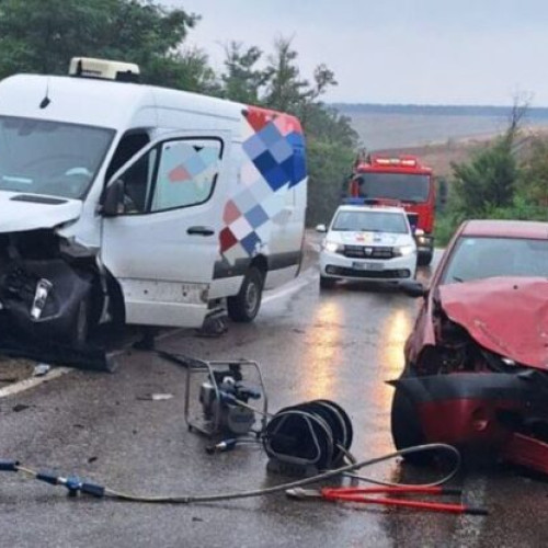 Accident rutier în Homocea, două autoturisme implicate, un rănit ușor