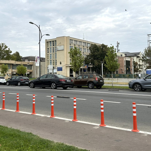 Trafic haotic în intersecția centrală a Sloboziei, cu staționări discutate