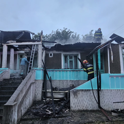 Incendiu într-o casă din satul Hârtop, comuna Bârgăuani, Neamț