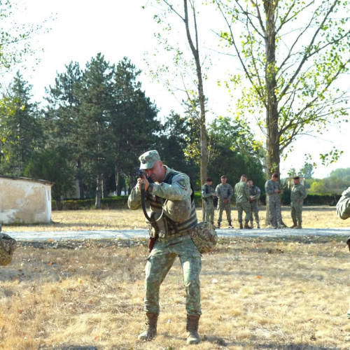 Tinerii subofițeri încep cursul de lideri la garnizoanele Craiova și Târgu Jiu