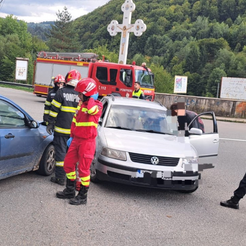 Intervenție a pompierilor la un accident în Mihoești cu acordare de prim ajutor