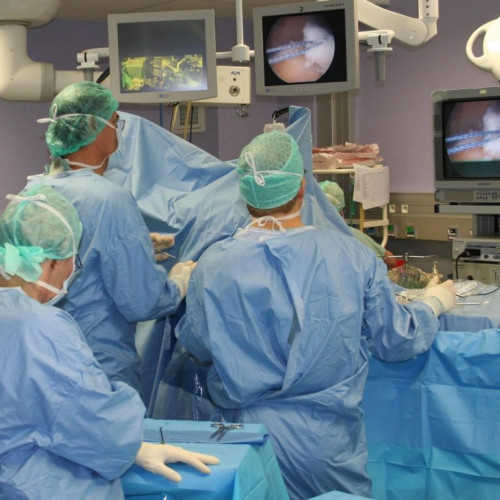 Pacient cu arsuri extinse transferat către centru belgian de mari arși