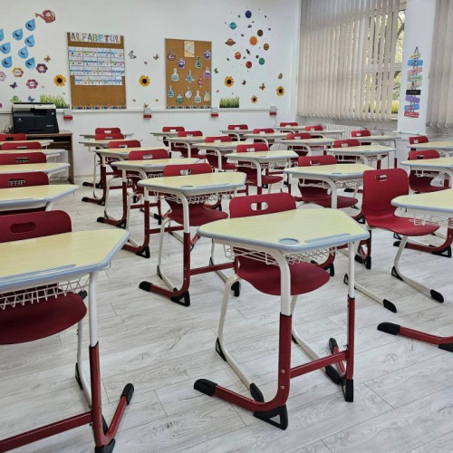 Aproximativ 400 de locuri în educație disponibile pe eJobs