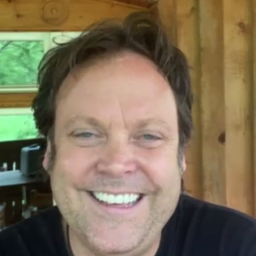 „Hățișul birocratic” nu iartă: Charlie Ottley, britanicul care a promovat România în toată lumea, nu reușește să obțină cetățenia