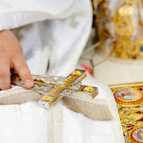 Înălțarea Sfintei Cruci 2025: Obicei pe care preotul îl înterzice pe 14 septembrie, de „Ziua Crucii”