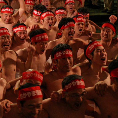 Decizie surprinzătoare: Festivalul tradițional al "dezbrăcaților" din Japonia nu se va mai ține din cauza îmbătrânirii participanților!