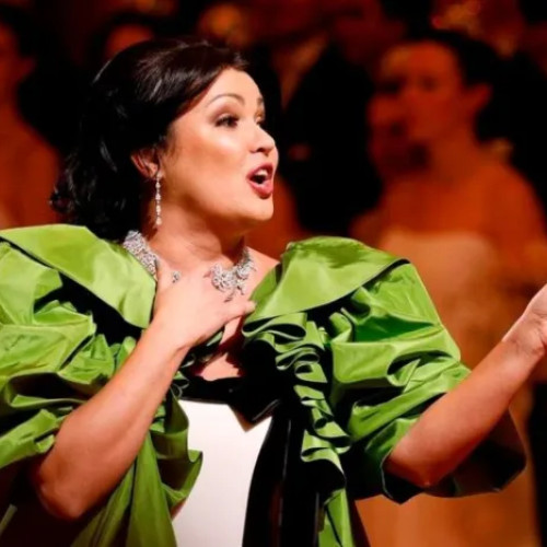 Anna Netrebko nu va concerta la Cluj din motive politice, anunță Academia de Muzică