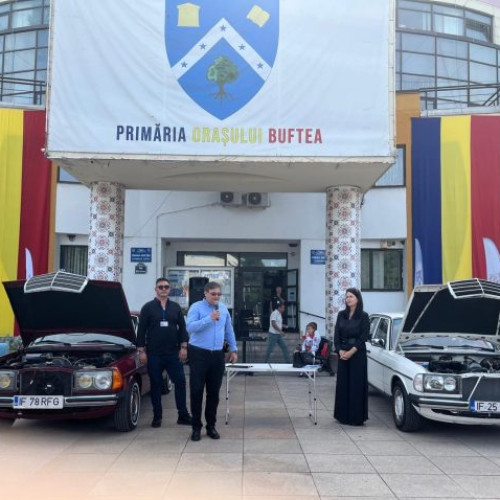 Parada automobilelor Trabant a adus culoare și muzică în centrul Buftei
