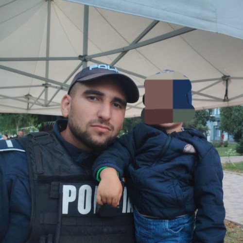 Polițist tânăr salvează viața unui copil la un festival în Săveni