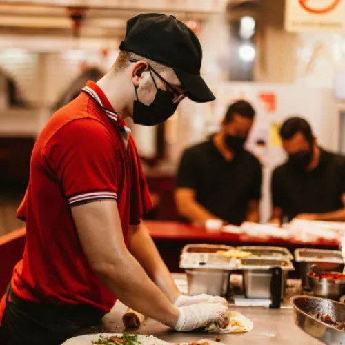 Un clujean lansează o provocare pentru a găsi cea mai bună shaorma din Cluj-Napoca