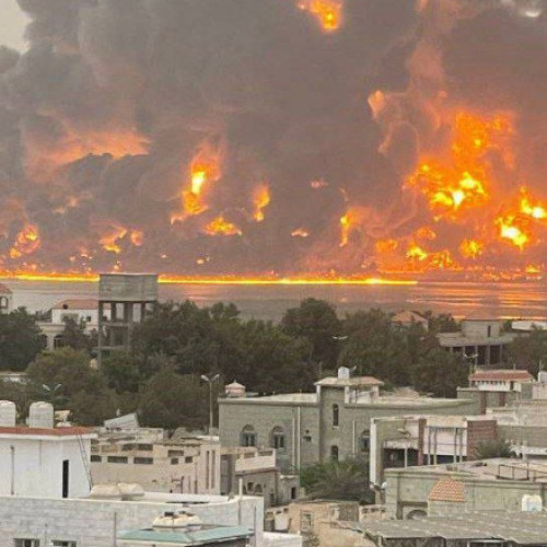 Armata Israelului atacă portul Hodeidah din Yemen în urma amenințărilor Houthi