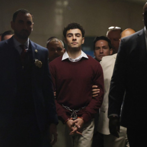 Judecător respinge două acuzații de terorism împotriva lui Luigi Mangione