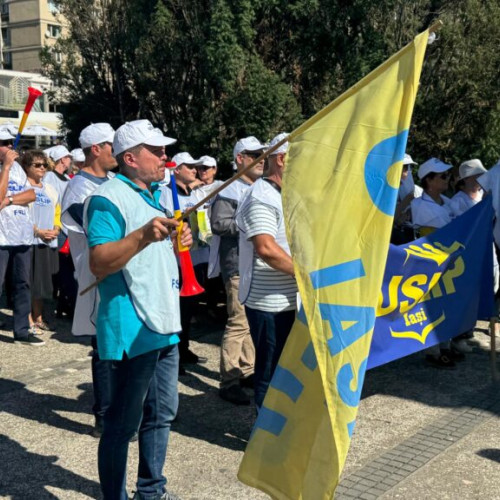 Angajații din învățământul ieșean protestează față de măsurile guvernamentale