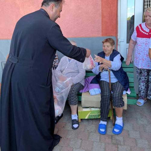 O acțiune caritabilă la Căminul de bătrâni din Movila, sprijinită de Parohia Dârza