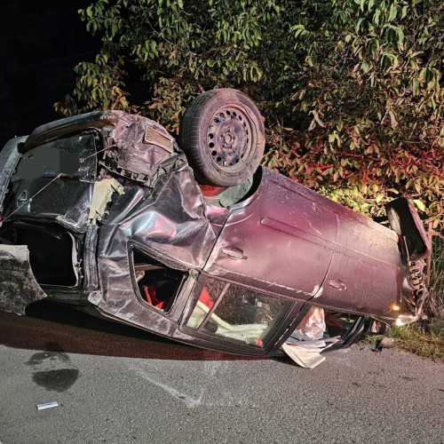 Trei tineri răniți după un accident rutier la Mărgineni din cauza unui șofer băut