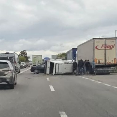 Accident rutier cu două mașini la ieșirea din Brașov spre Feldioara