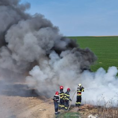 Incendiu la Vicovu de Sus după ce doi copii s-au jucat cu focul
