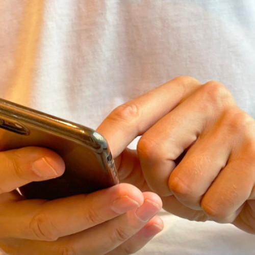 Poliţia avertizează asupra unei noi metode de fraudă prin WhatsApp la Giurgiu