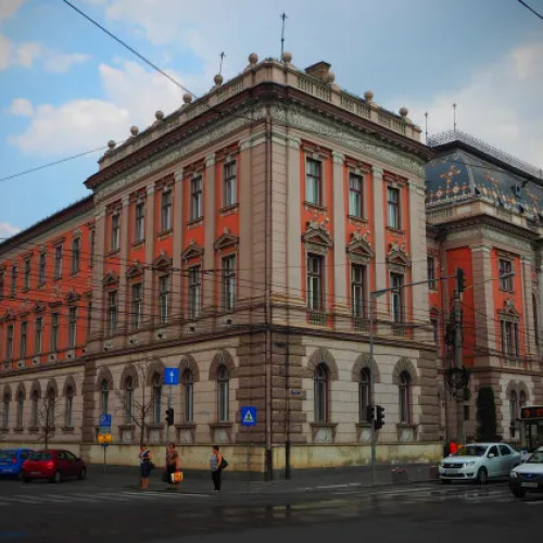 Student din Cluj cercetat pentru distribuire de materiale ilegale cu minori