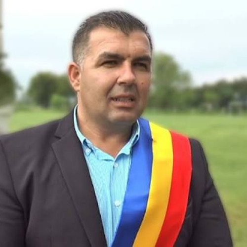 Primarul din Drăguțești cere sancționarea pentru aruncarea ilegală a deșeurilor