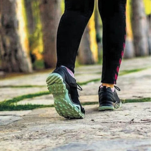 Viteza mersului pe jos reduce semnificativ riscul de cancer, arată un studiu