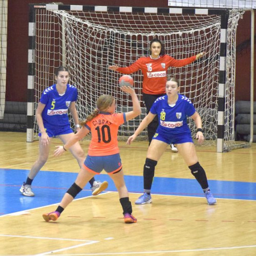 Zece echipe prahovene domină handbalul feminin la nivel de junioare 3