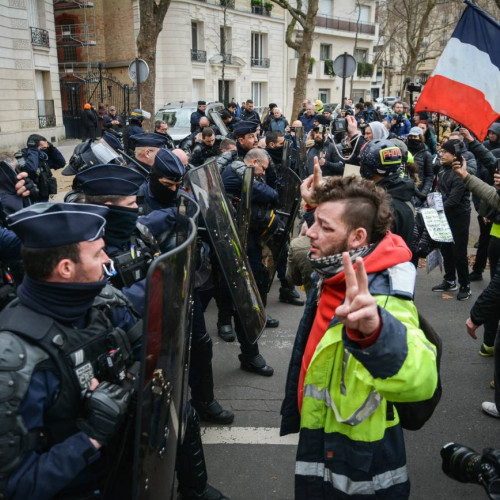 Franţa în faţa unei greve generale majore și proteste masive împotriva austerităţii