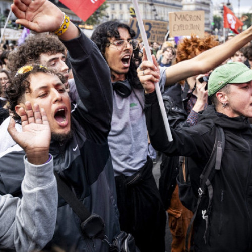 Mobilizare masivă anunțată joi în Franța împotriva măsurilor bugetare