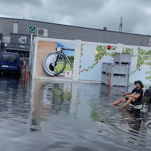 Inundațiile de la Kaufland Calea Moldovei provocate de rețeaua veche de canalizare