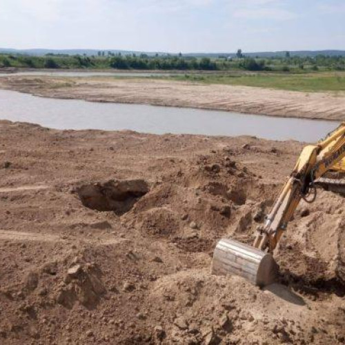 Garda de Mediu Botoșani a aplicat sancțiuni dure firmelor din exploatări minerale