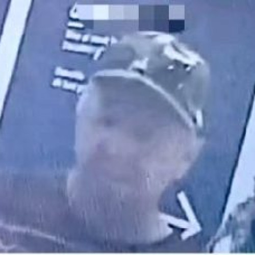 Poliția caută un bărbat suspectat de furt de 1.500 lei la un bancomat din Piatra-Neamț