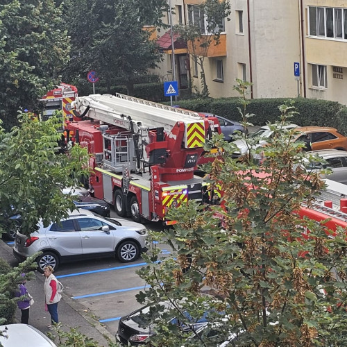 Explozie urmată de incendiu la un apartament din zona bulevardului Gării