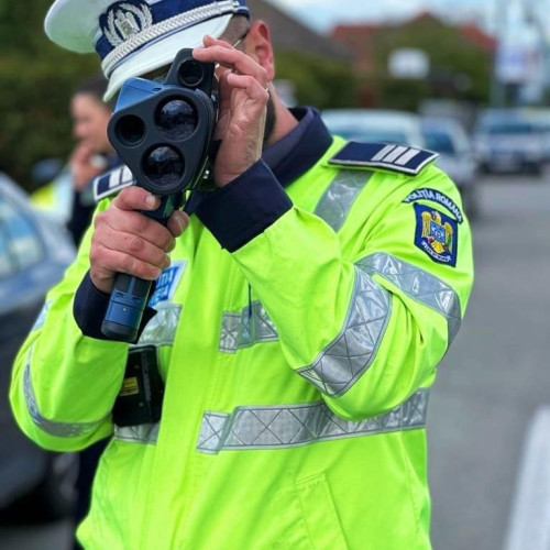 Șeful IPJ Mehedinți schimbat după ce a fost prins conducând cu 109 km/h în localitate