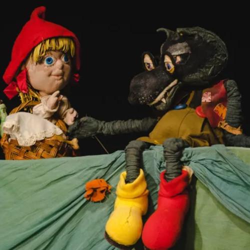 Teatrul Puck din Cluj prezintă premiera „Scufița Roșie”, duminică, 21 septembrie