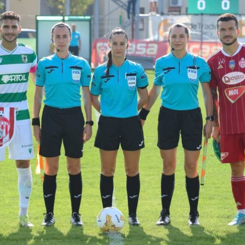 Doi arbitri asistenți cu ecuson FIFA, reprezentanți ai județului Prahova