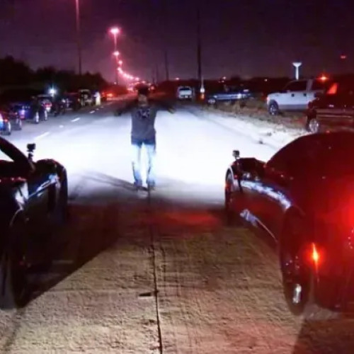 Locuitorii de pe Calea Turzii cer măsuri împotriva gălăgiei din parcarea OMV