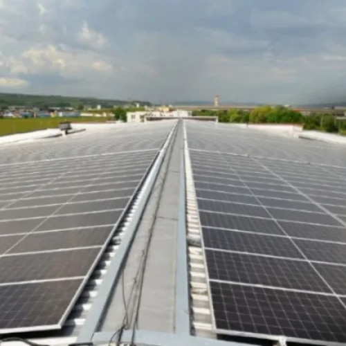 Parcul fotovoltaic din Piața Agro Transilvania aduce economii importante bugetului Clujului