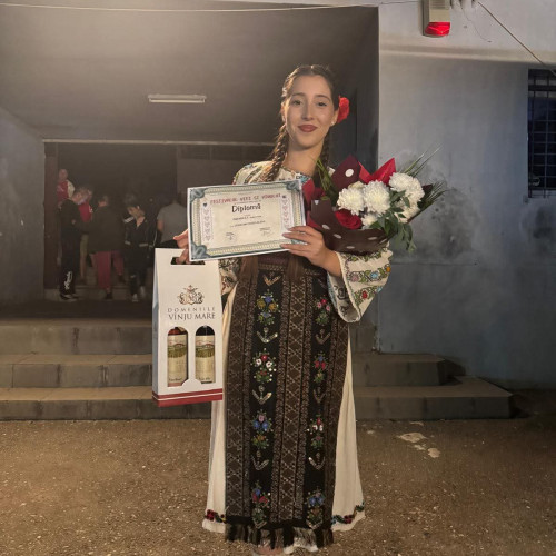 Daria Elena Cojocaru, premiu întâi la Festivalul Viei și Vinului de la Vânju Mare